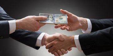 After Failed Merger, This Top Biglaw Firm Is Single And May Still Be Looking
